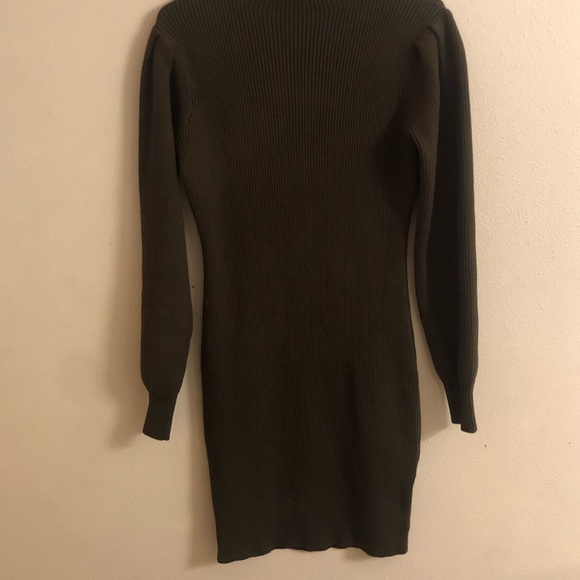 Green knee length sweater dress - Picture 1 of 3